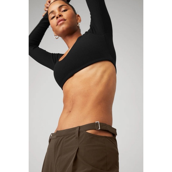 ALO Yoga showdown Pants - Picture 2 of 7